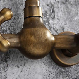 Antik / Traditionell / Art déco/Retro Romanische Wanne Breite spary with Messingventil Zwei Griffe Zwei Löcher for Antikes Messing,
